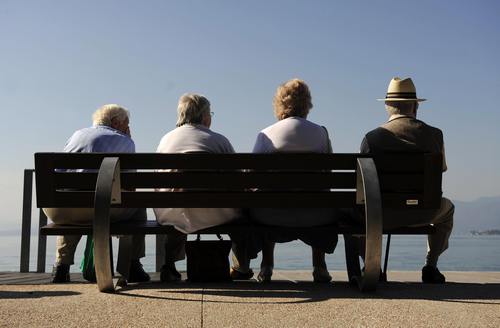 Pensioni anziani poveri